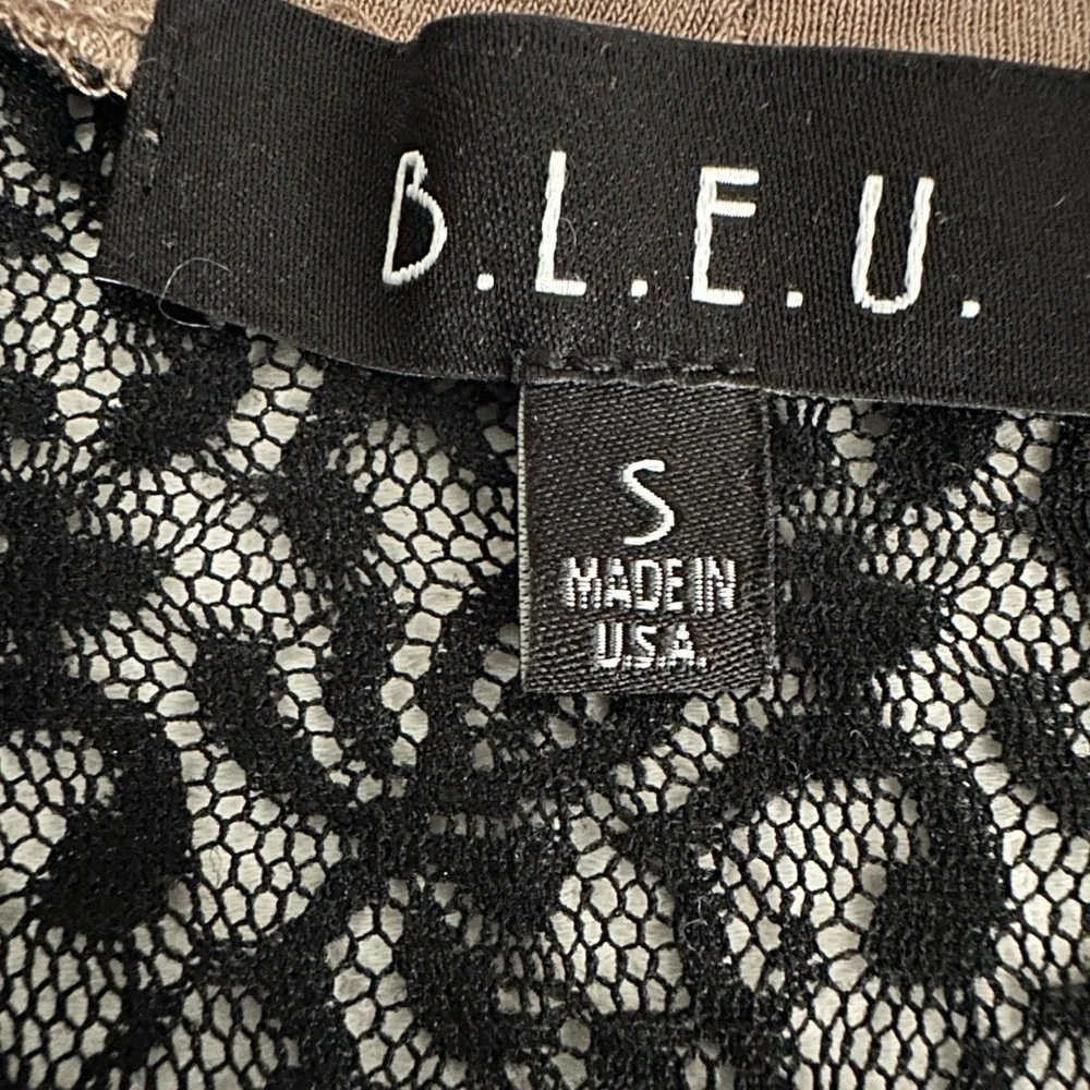 B.L.E.U. | Flocked Tunic Lace sleeves